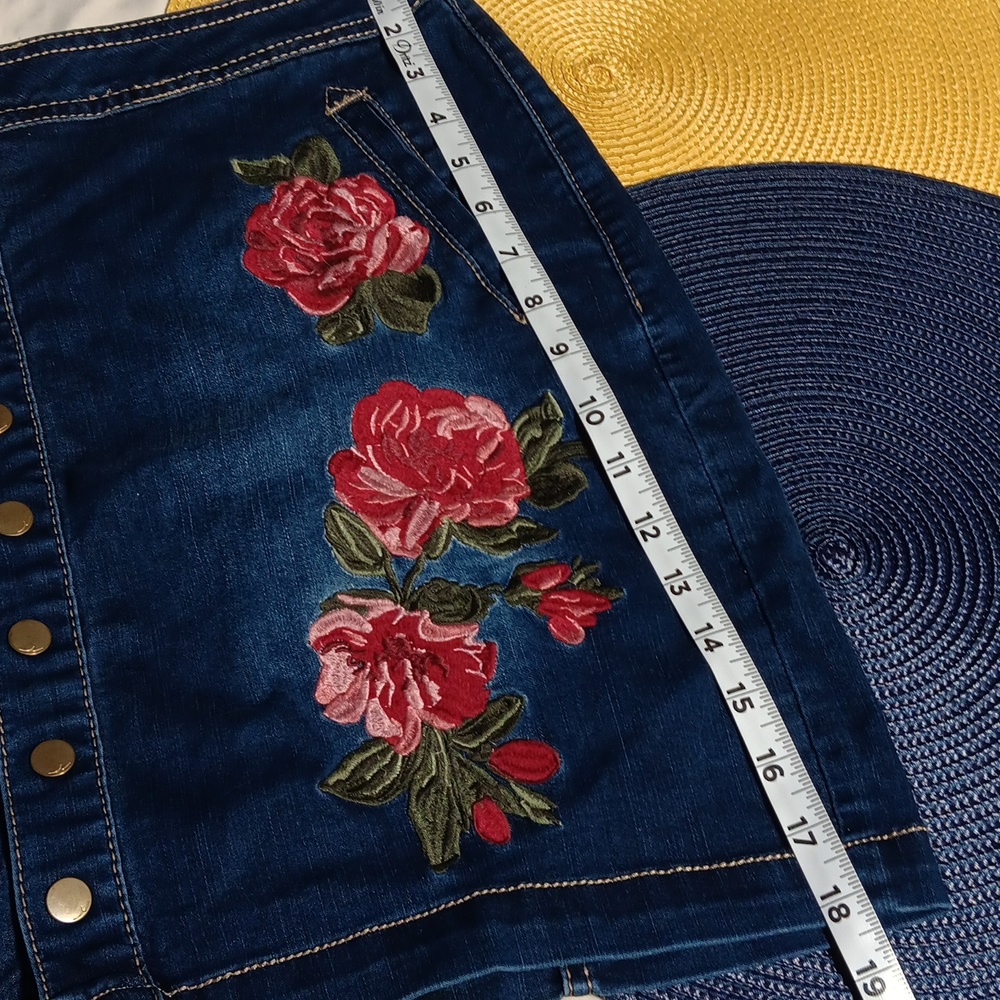 EUC INC denim embroidered skirt - Picture 2 of 9
